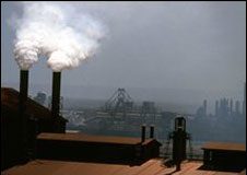 “أشجار صناعية” لتقليص انبعاثات الكربون