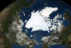 جليد القطب الشمالي يتضاءل