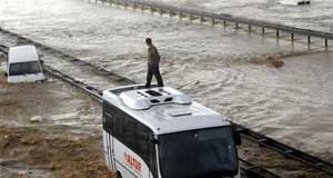 أسوأ سيول في 80 عاما تقتل 31 شخصا في تركيا