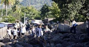 عاصفة استوائية تغرق سواحل الخليج الامريكي بالامطار