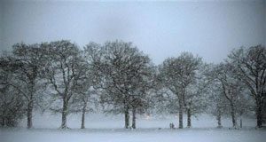 بريطانيا تشهد أسوأ عاصفة تواجهها هذا العام حتى الآن