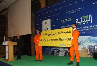 آلاف المتطوعين يشاركون في مسيرة (امشِ من أجل العظام)