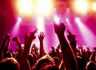 الصحة العالمية تحذر من الاستماع إلى الموسيقى الصاخبة