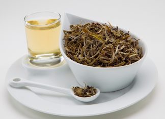 الشاي الأبيض… حماية من السرطان والكوليسترول
