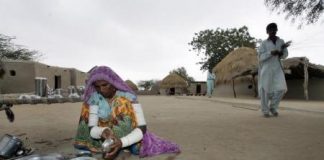 مناطق باكستانية تعالج المياه الملوثة بالطاقة الشمسية