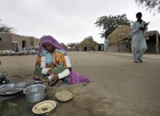 مناطق باكستانية تعالج المياه الملوثة بالطاقة الشمسية