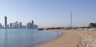 بيئة قطر تنظم حملة نظافة شاطئ الشمال