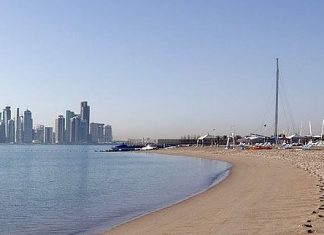 بيئة قطر تنظم حملة نظافة شاطئ الشمال