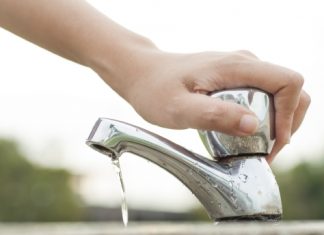 المياه الجوفية العذبة مصدر من المصادر الحيوية