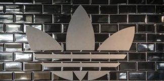 أديداس تستخدم المخلفات البلاستيكية في منتجاتها