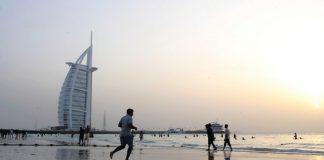 بلدية دبي تحتفل باليوم العالمي لنظافة الشواطئ