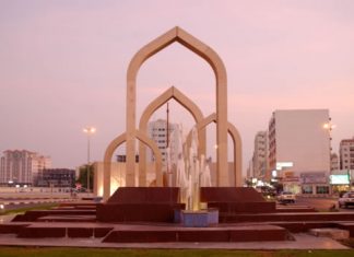 بلدية عجمان تحوّل صناديق نفايات إلى شواحن للهواتف المحمولة