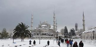 ثلوج كثيفة تضرب اسطنبول