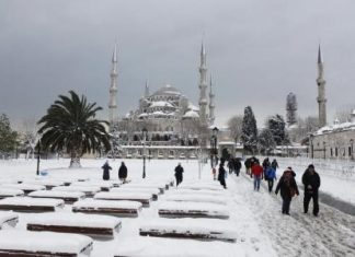 ثلوج كثيفة تضرب اسطنبول