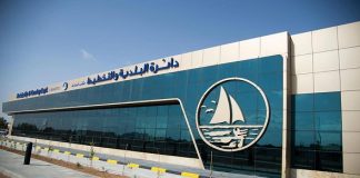 بلدية عجمان تعفي السيارات صديقة البيئة من رسوم المواقف