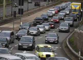 لندن تتجه إلى فرض رسوم إضافية على السيارات الملوثة للبيئة