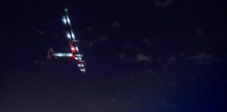 طائرة شمسية تهبط في إسبانيا بعد عبور الأطلسي