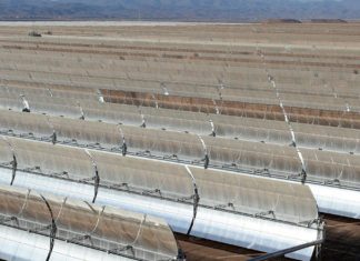 أكبر مصنع للطاقة الشمسية في العالم يولد الكهرباء حتى في الليل