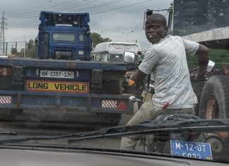 تقرير: أفريقيا تعج بأنواع وقود سامة تهدد الصحة