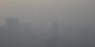 إغلاق طرق سريعة وإلغاء رحلات جوية جراء الضباب الدخاني في الصين