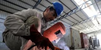 شركة مصرية تحول حاويات الشحن إلى منازل لتوفير مساكن