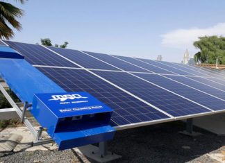 إدارة الصيانة العامة ببلدية دبي تبدأ بتنظيف الخلايا الشمسية أوتوماتيكيا