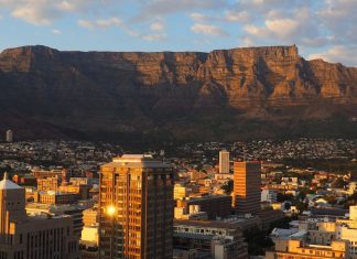 كيب تاون تحاول استغلال ما تبقى لها من وقت لمجابهة كارثة نفاد الماء