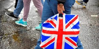 أكثر من 40 شركة تتعهد بالحد من المخلفات البلاستيكية في بريطانيا