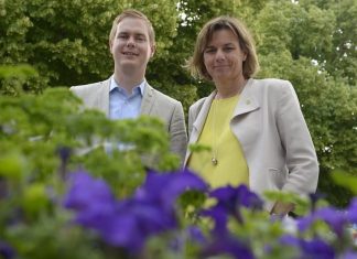 حزب البيئة السويدي يسعى لتجريم رمي أعقاب السجائر والأوساخ