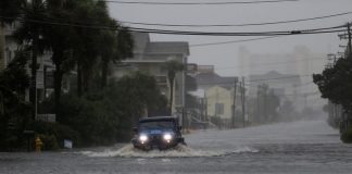 العاصفة المدارية فلورنس تجتاح ولايتي نورث وساوث كارولاينا ومقتل خمسة