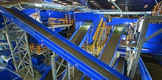 تدوير النفايات والاستدامة البيئية بإمارة الشارقة