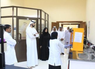 بلدية أم القيوين تفتتح مختبر البيئة