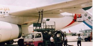 علماء في جامعة أكسفورد يحولون ثاني أكسيد الكربون إلى وقود للطائرات وقود الطائرات