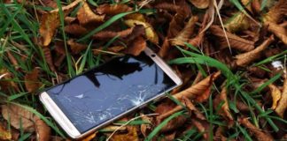 فرنسا تسعى لتقييد التجديد السريع للهواتف الذكية لحماية البيئة smartphone and environment