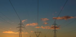 استطلاع: مستهلكون يدعمون التحول إلى الطاقة النظيفة، وسياسات المناخ غير مسؤولة عن ارتفاع أسعار الطاقة