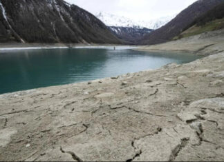 المياه تنحسر في نصف بحيرات العالم وسدوده