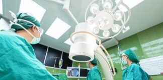 العثور على لدائن بلاستيكية بقلب الإنسان