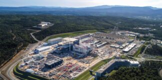 فرنسا تعتزم بناء ثماني محطات نووية جديدة