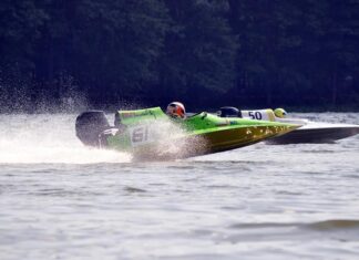 دراسة تحذّر من أثر ضوضاء السباقات على الحياة البحرية