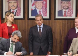 الأردن يوقع عقد مشروع ضخم لتحلية مياه خليج العقبة