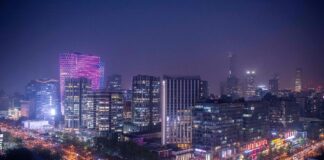 التلوث الضوئي.. مخاطر صامتة على الإنسان والبيئة