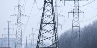 السيارات الكهربائية ومراكز البيانات تقود “عصرًا جديدًا للكهرباء” على مستوى العالم