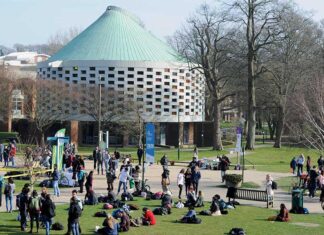 جامعة بريطانية تطلق أول درجة جامعية في مجال العدالة المناخية بالمملكة المتحدة