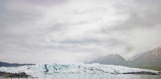 دراسة: ألاسكا ستفقد معظم كتلة أنهارها الجليدية