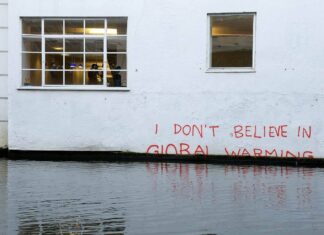التضليل المناخي: كيف تعرقل الشركات الكبرى تقدم مفاوضات المناخ؟