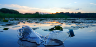 دراسة: فيضانات الأنهار تُسرّع نقل البلاستيك إلى المحيطات